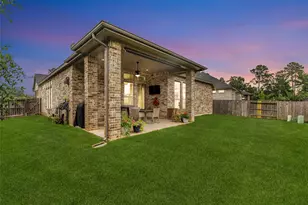561 Rolling Brook Ln, Pinehurst, TX 77362 - Photo 3