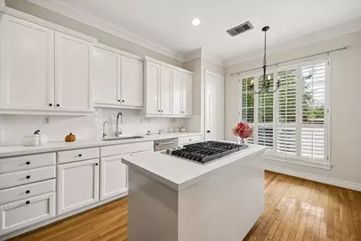 1933 Woodbury Street, Houston, TX 77030 - Photo 11