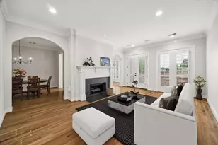 1933 Woodbury St, Houston, TX 77030 - Photo 3
