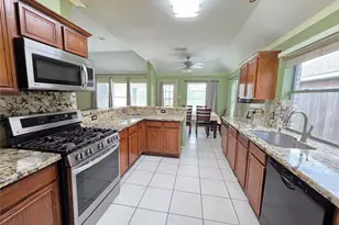 17226 Stratford Green Dr Dr, Sugar Land, TX 77498 - Photo 5