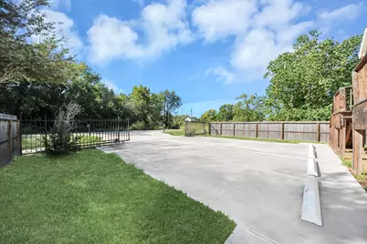 5113 Rue Street #A, Houston, TX 77033 - Photo 5