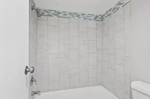 9707 Richmond Ave, Houston, TX 77042 - Photo 21