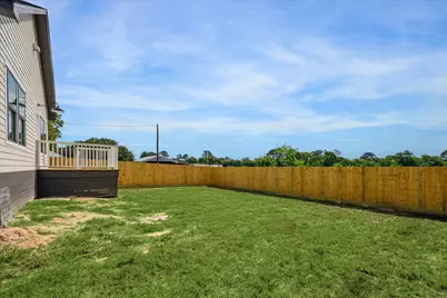 425 N Holland, Bellville, TX 77418 - Photo 27