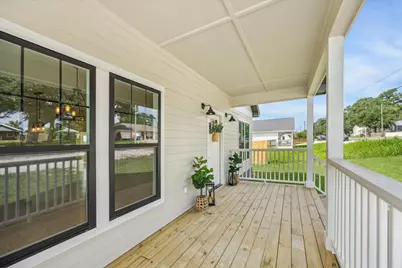425 N Holland, Bellville, TX 77418 - Photo 5