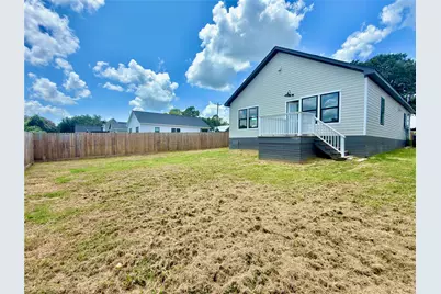425 N Holland, Bellville, TX 77418 - Photo 33