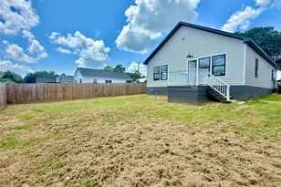 425 N Holland, Bellville, TX 77418 - Photo 33