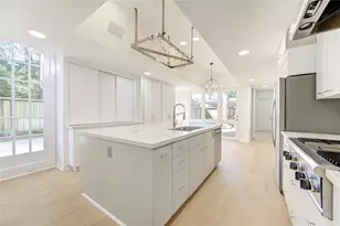 50 Saddlebrook Ln, Houston, TX 77024 - Photo 5