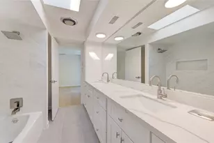 50 Saddlebrook Ln, Houston, TX 77024 - Photo 29