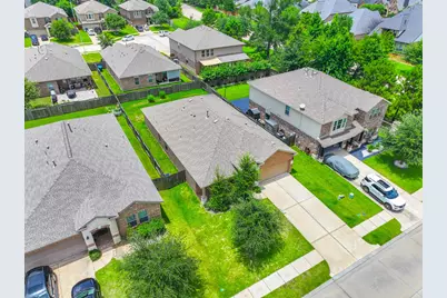138 Meadow Grove Drive, Conroe, TX 77384 - Photo 3