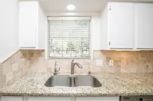 13240 Trail Hollow Dr, Houston, TX 77079 - Photo 19