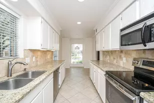 13240 Trail Hollow Dr, Houston, TX 77079 - Photo 25