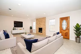 13240 Trail Hollow Dr, Houston, TX 77079 - Photo 5