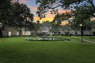 13240 Trail Hollow Dr, Houston, TX 77079 - Photo 3