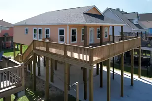 865 Palmetto Dr, Crystal Beach, TX 77650 - Photo 11