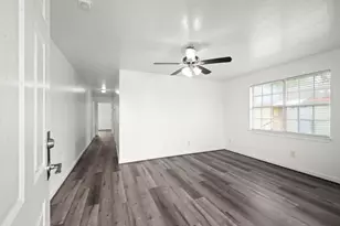 1935 1st St, Hempstead, TX 77445 - Photo 3