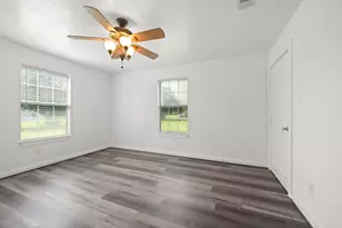 1935 1st St, Hempstead, TX 77445 - Photo 15