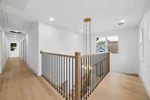 111 E 18th St, Houston, TX 77008 - Photo 15