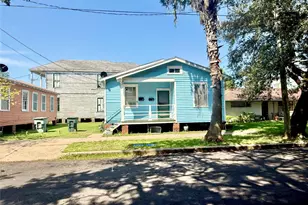 1219 34th St, Galveston, TX 77550 - Photo 1