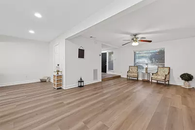 724 Country Place Drive #E, Houston, TX 77079 - Photo 3