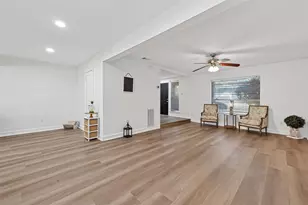 724 Country Pl Dr, Houston, TX 77079 - Photo 3