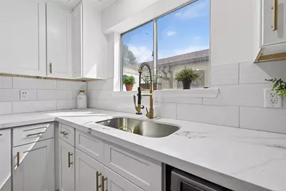 724 Country Place Drive #E, Houston, TX 77079 - Photo 17