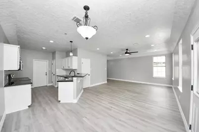 1105 E Kyle Road, Clute, TX 77531 - Photo 9