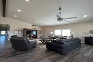 1150 Waterview Ln, Bolivar, TX 77650 - Photo 9
