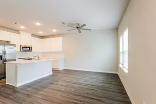 373 N Centro Cir, Shenandoah, TX 77385 - Photo 7