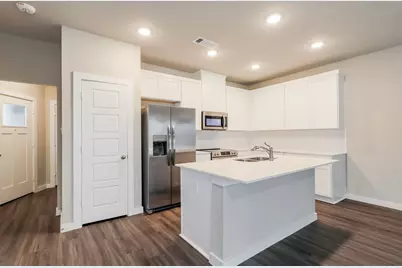 373 N Centro Circle, Shenandoah, TX 77385 - Photo 9