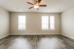 373 N Centro Cir, Shenandoah, TX 77385 - Photo 3