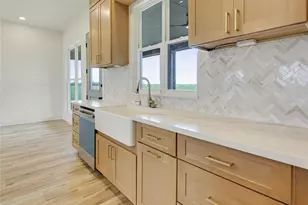 643 Chuckwagon Trail, Angleton, TX 77515 - Photo 15