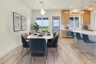 643 Chuckwagon Trail, Angleton, TX 77515 - Photo 5