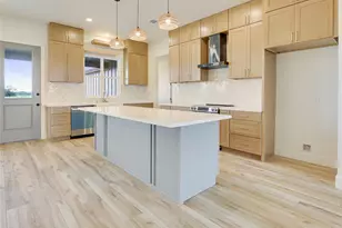 643 Chuckwagon Trail, Angleton, TX 77515 - Photo 13