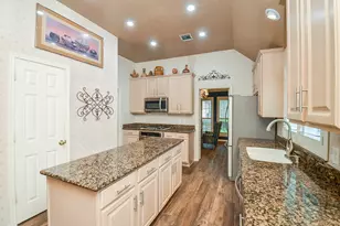 15311 Truslow Point Ln, Sugar Land, TX 77478 - Photo 9