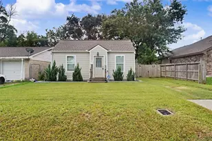 2523 7th Ave N, Texas City, TX 77590 - Photo 1