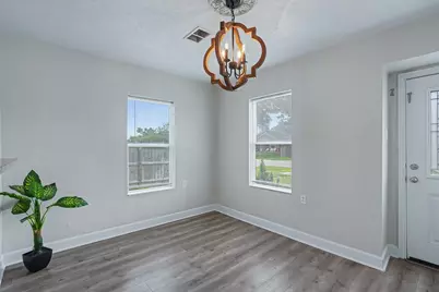 2523 7th Avenue N, Texas City, TX 77590 - Photo 5