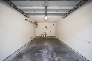2425 Holly Hall St, Houston, TX 77054 - Photo 21