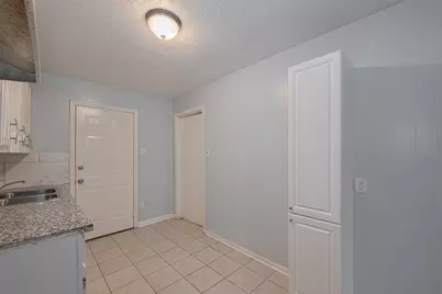 4906 Larkspur Street, Houston, TX 77033 - Photo 5