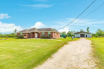 130 Pin Oak Drive, Angleton, TX 77515 - Photo 7