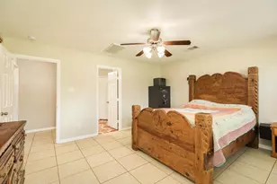 130 Pin Oak Dr, Angleton, TX 77515 - Photo 31