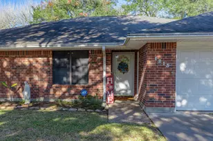 1213 Shadowlake Dr, Sealy, TX 77474 - Photo 3