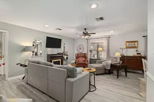 1213 Shadowlake Dr, Sealy, TX 77474 - Photo 5