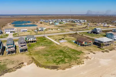 981 Marjorie, Gilchrist, TX 77617 - Photo 9