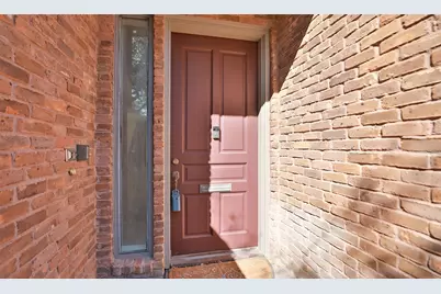 6000 Sugar Hill Drive #9, Houston, TX 77057 - Photo 3