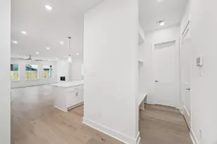 1321 Alexander St, Houston, TX 77008 - Photo 3