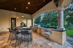 327 E Friar Tuck Ln, Houston, TX 77024 - Photo 21