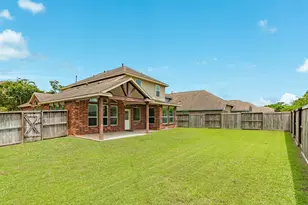 101 Long Meadow Ct, Clute, TX 77531 - Photo 5
