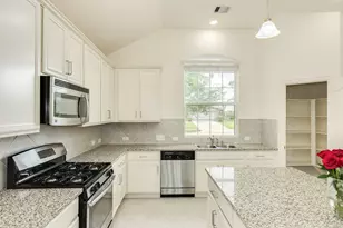 101 Long Meadow Ct, Clute, TX 77531 - Photo 19