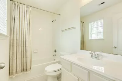 101 Long Meadow Ct, Clute, TX 77531 - Photo 33