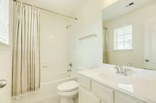 101 Long Meadow Ct, Clute, TX 77531 - Photo 33